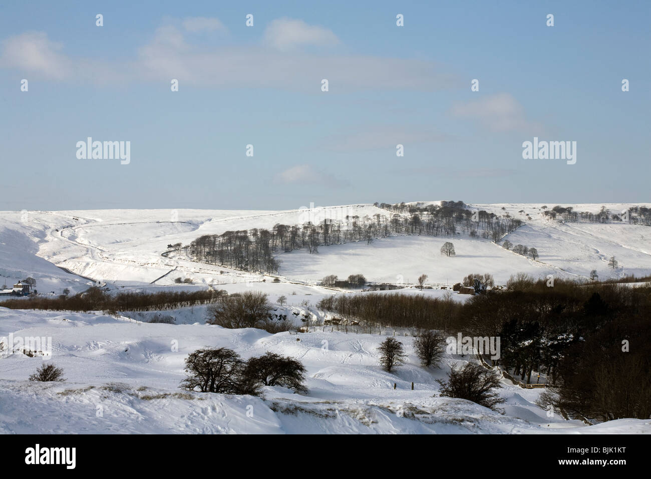 Vista invernale da Buxton Country Park verso il bordo Ax Moor Derbyshire Inghilterra Foto Stock