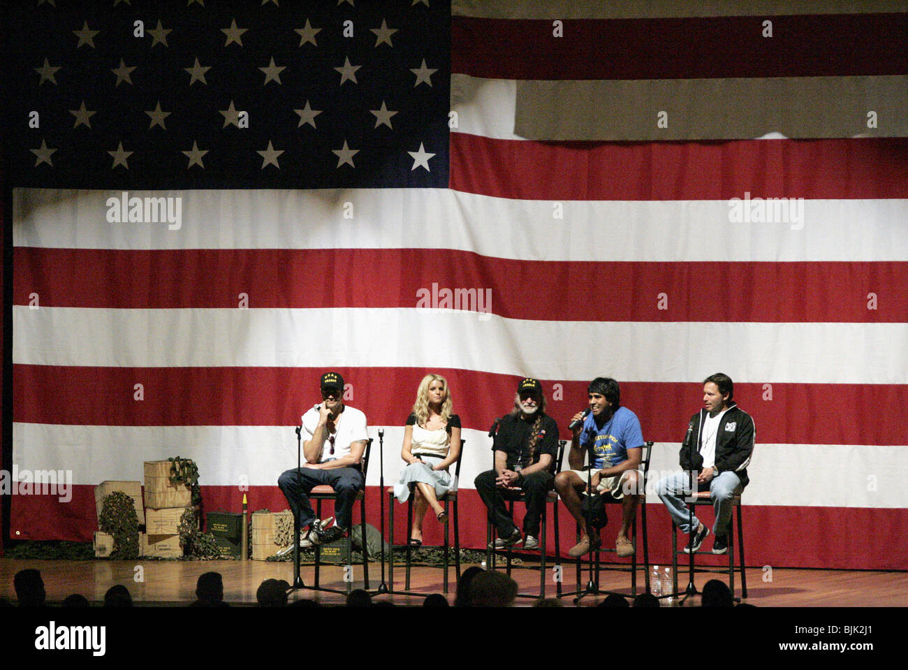 JOHNNY KNOXVILLE Jessica Simpson Willie Nelson JAY CHANDRASEKHAR & BILL GERBER duchi di Hazzard OSU SCRE MIRAMAR AIR STA Foto Stock