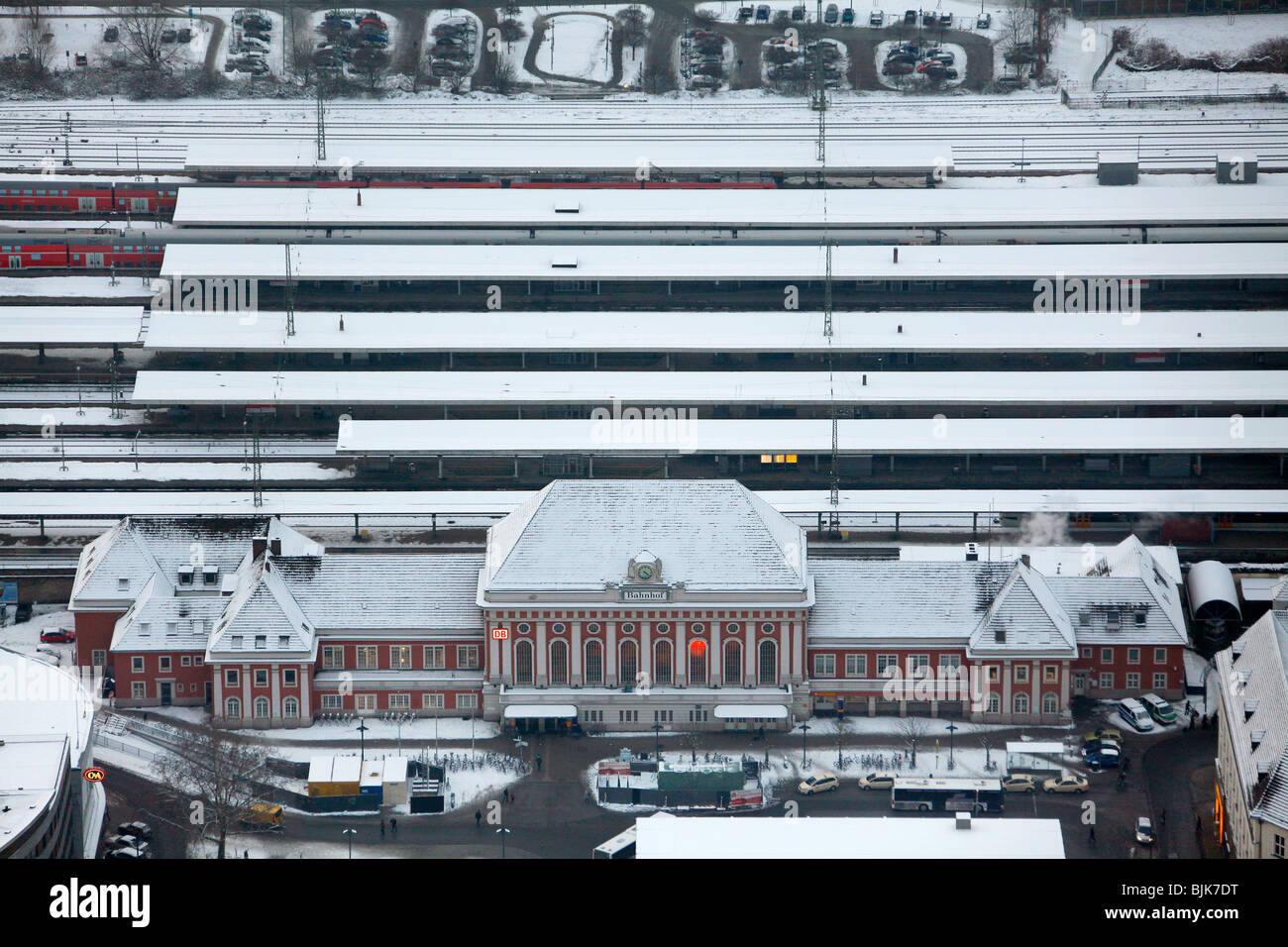 Foto aerea, la stazione ferroviaria centrale nella neve, Hamm, la zona della Ruhr, Renania settentrionale-Vestfalia, Germania, Europa Foto Stock