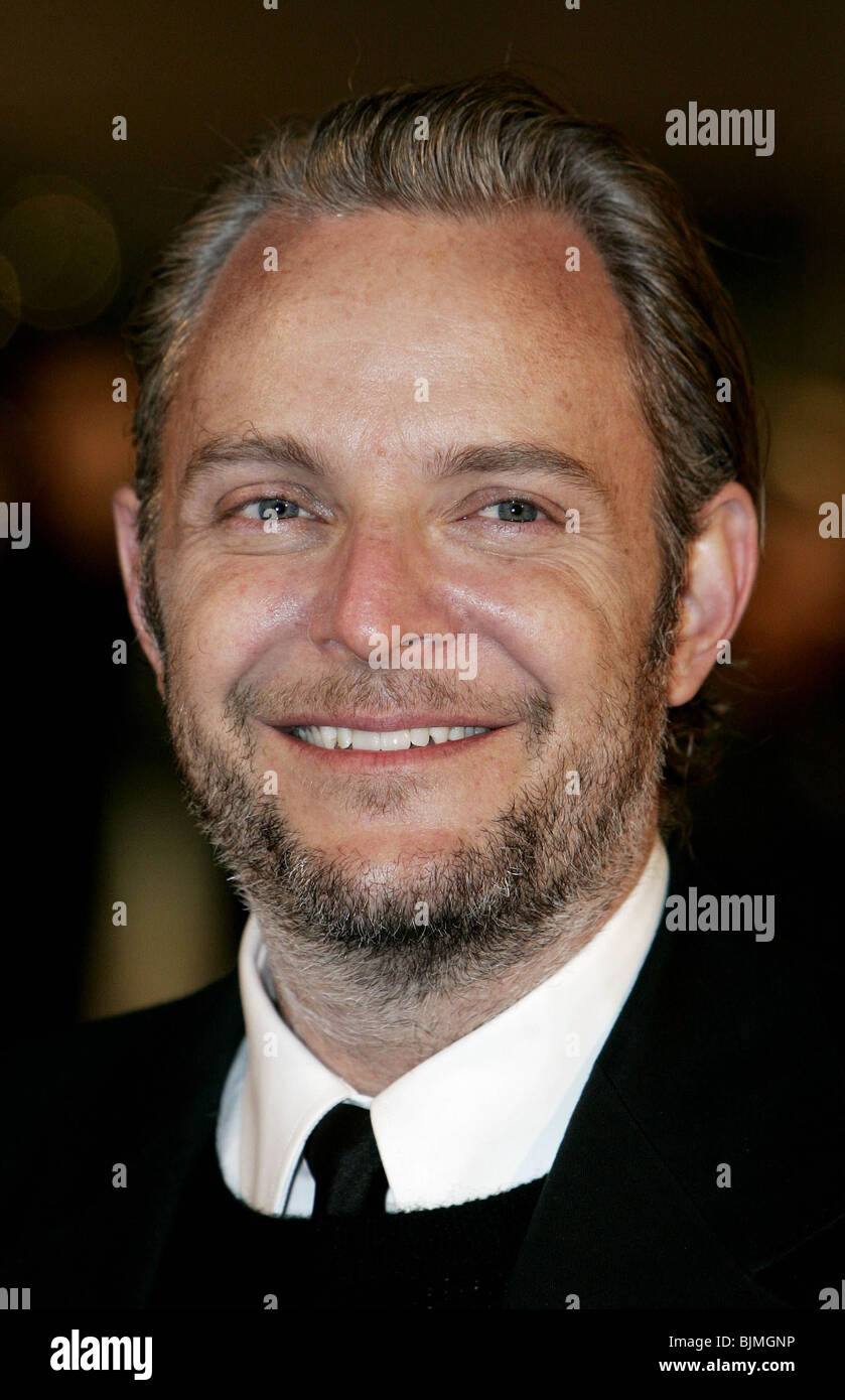 FRANCIS LAWRENCE UK FILM PREMIERE di Io sono leggenda il Odeon Leicester Square Londra Inghilterra 19 Dicembre 2007 Foto Stock