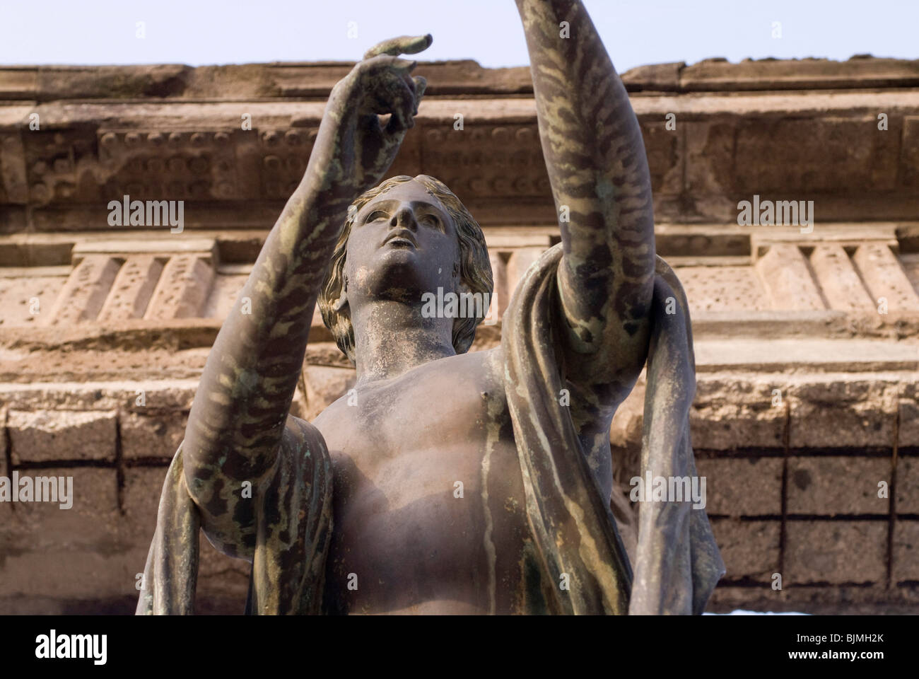L'Italia, Campania, Pompei, distretto archeologico, gli scavi della città romana di Pompei, il Tempio di Apollo, statua di Apoll Foto Stock