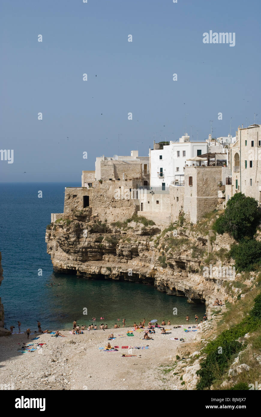 Litalia Puglia Polignano A Mare Città Vecchia Sulla