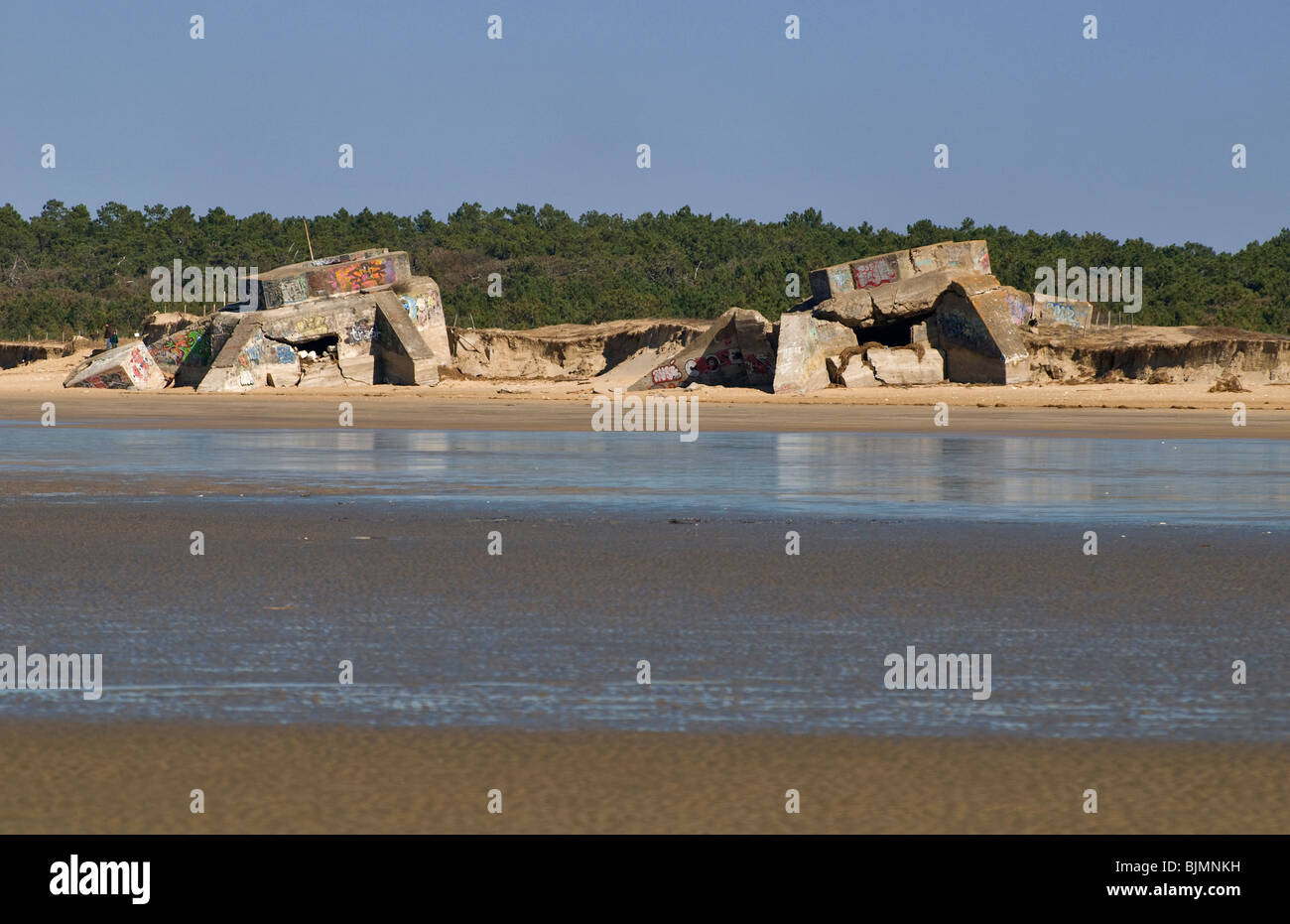 Rovinato fortino spiaggia di Vert Bois (Oleron Island, Francia) Foto Stock