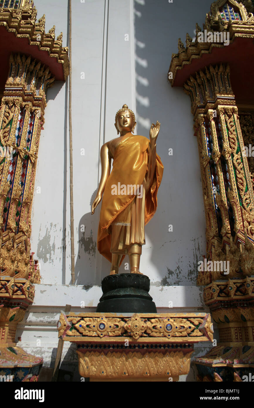 Statua del Buddha in un tempio a Bangkok, in Thailandia. Foto Stock