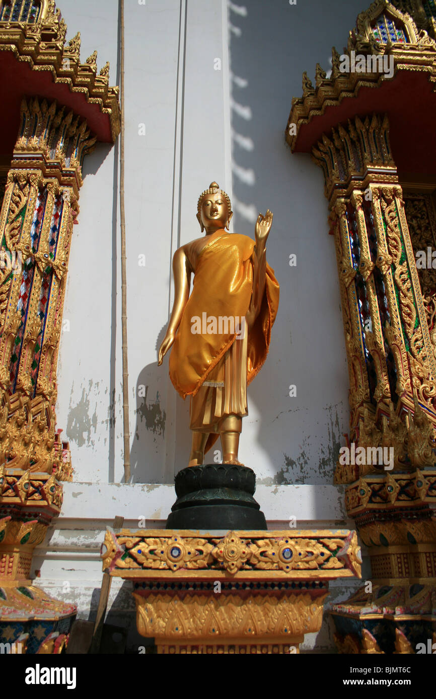 Statua del Buddha in un tempio a Bangkok, in Thailandia. Foto Stock