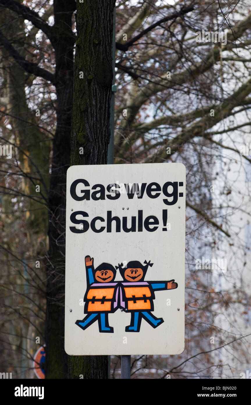 Berlino Germania scuola segno di avvertimento Foto Stock
