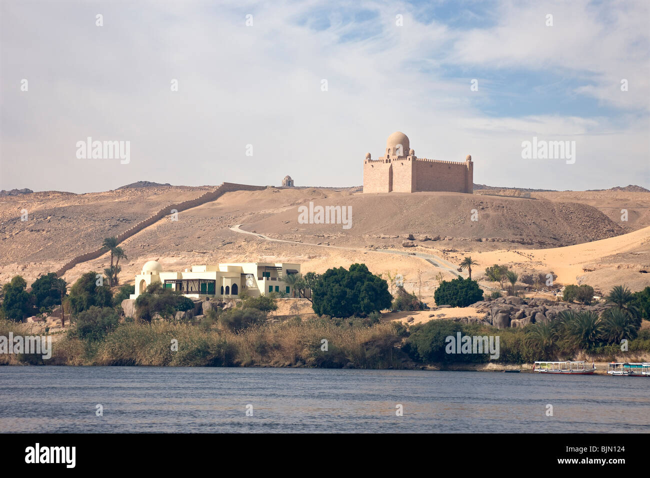 Il Mausoleo di Mohammed Shah Aga Khan come si vede dal Fiume Nilo. Foto Stock