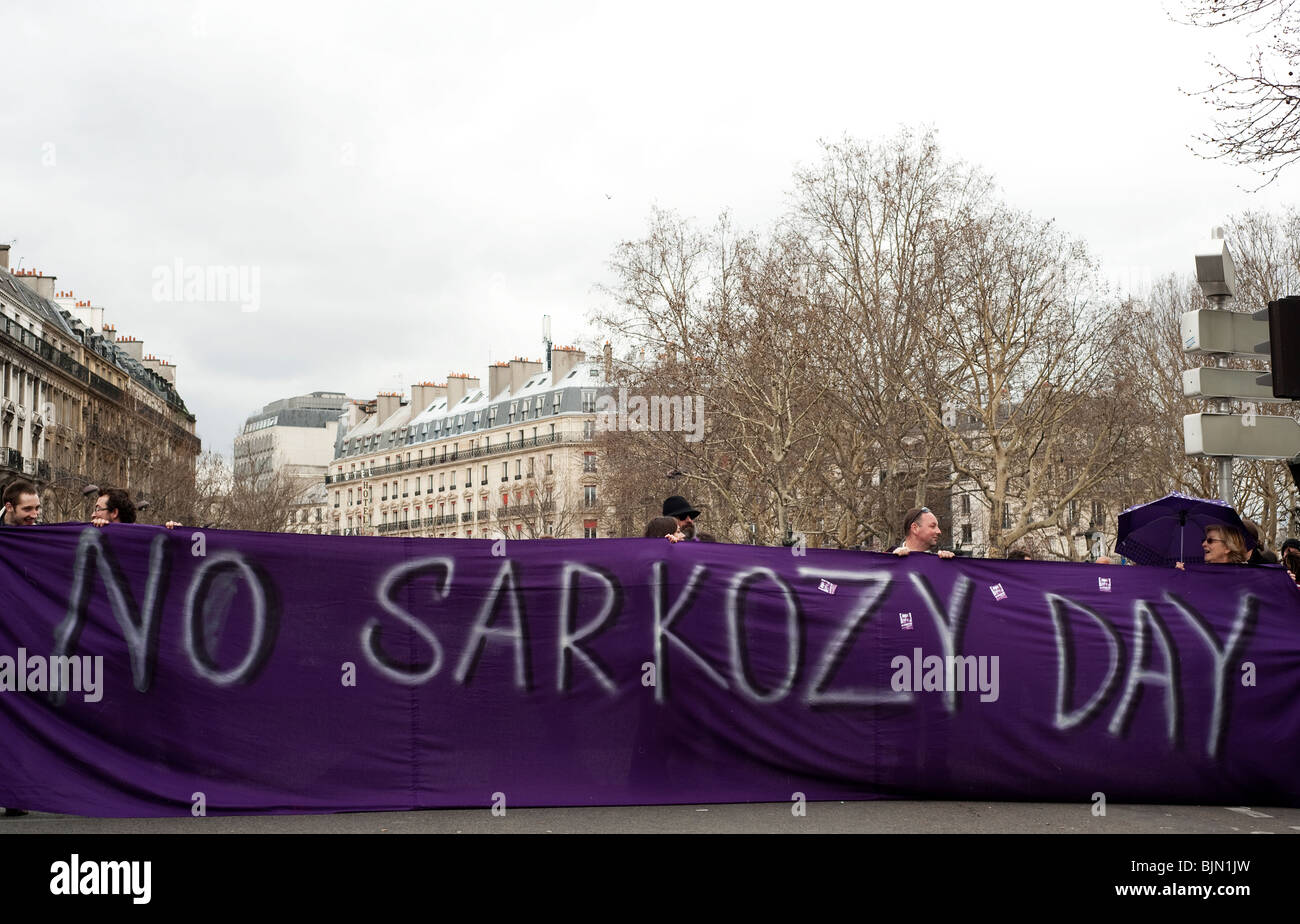Protesta a Parigi in Francia contro il presidente Sarkozy (2010) Foto Stock