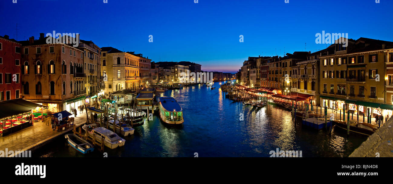 Il Canal Grande di notte, Venezia, Italia Foto Stock