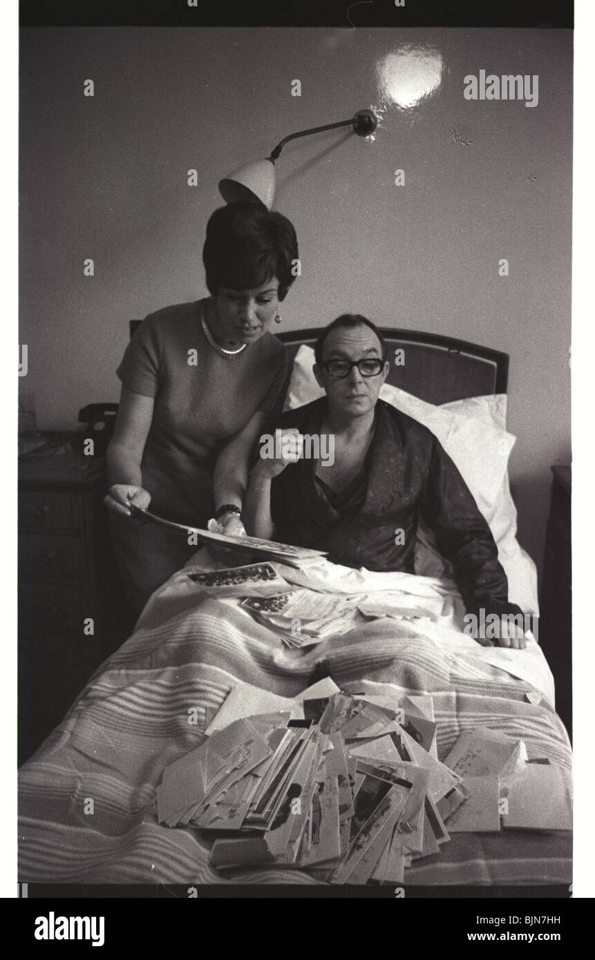Eric Morecambe in ospedale Foto Stock