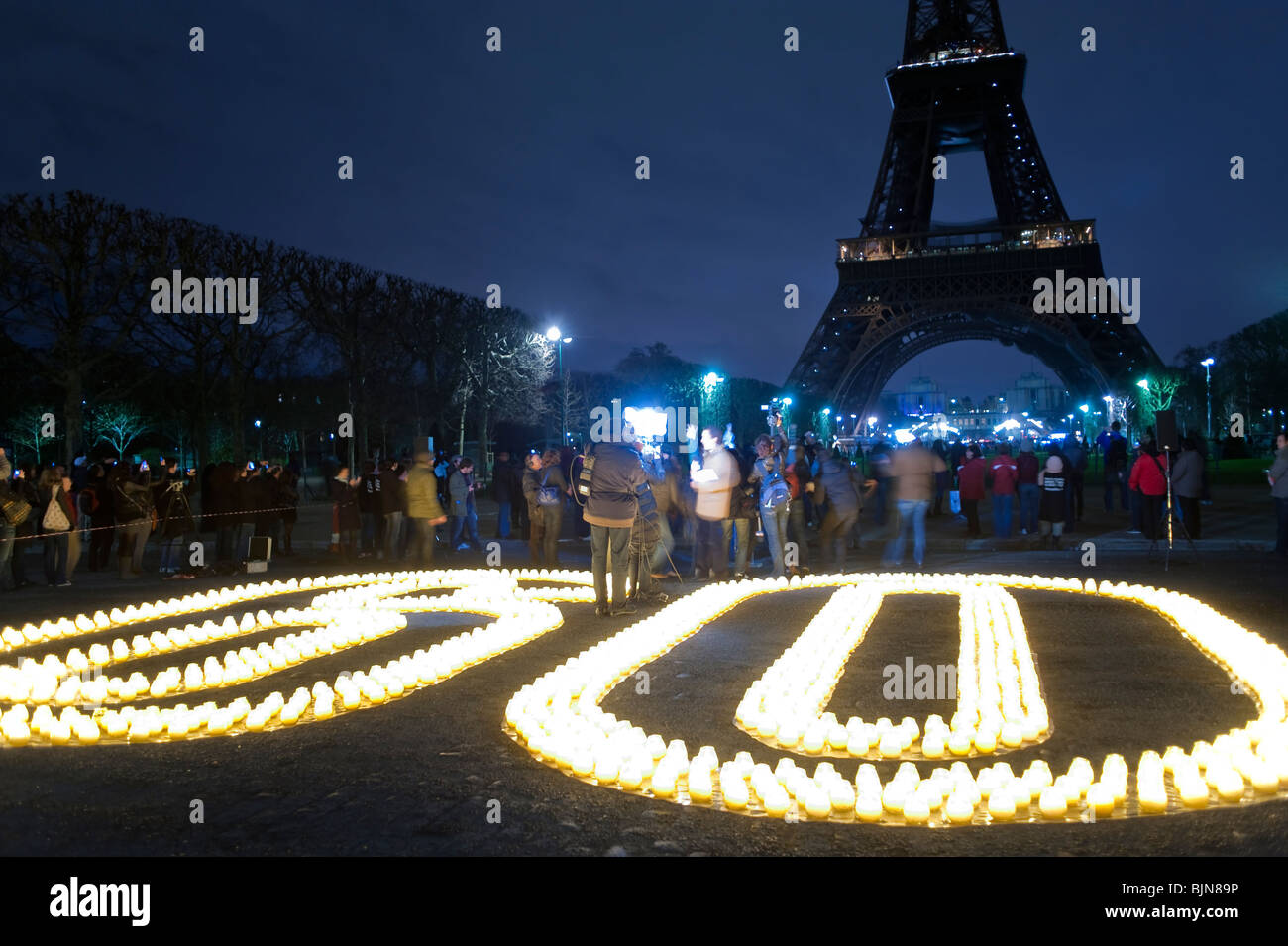 Parigi, Francia, celebra International Earth Hour, la Torre Eiffel e la notte non si illumina Foto Stock
