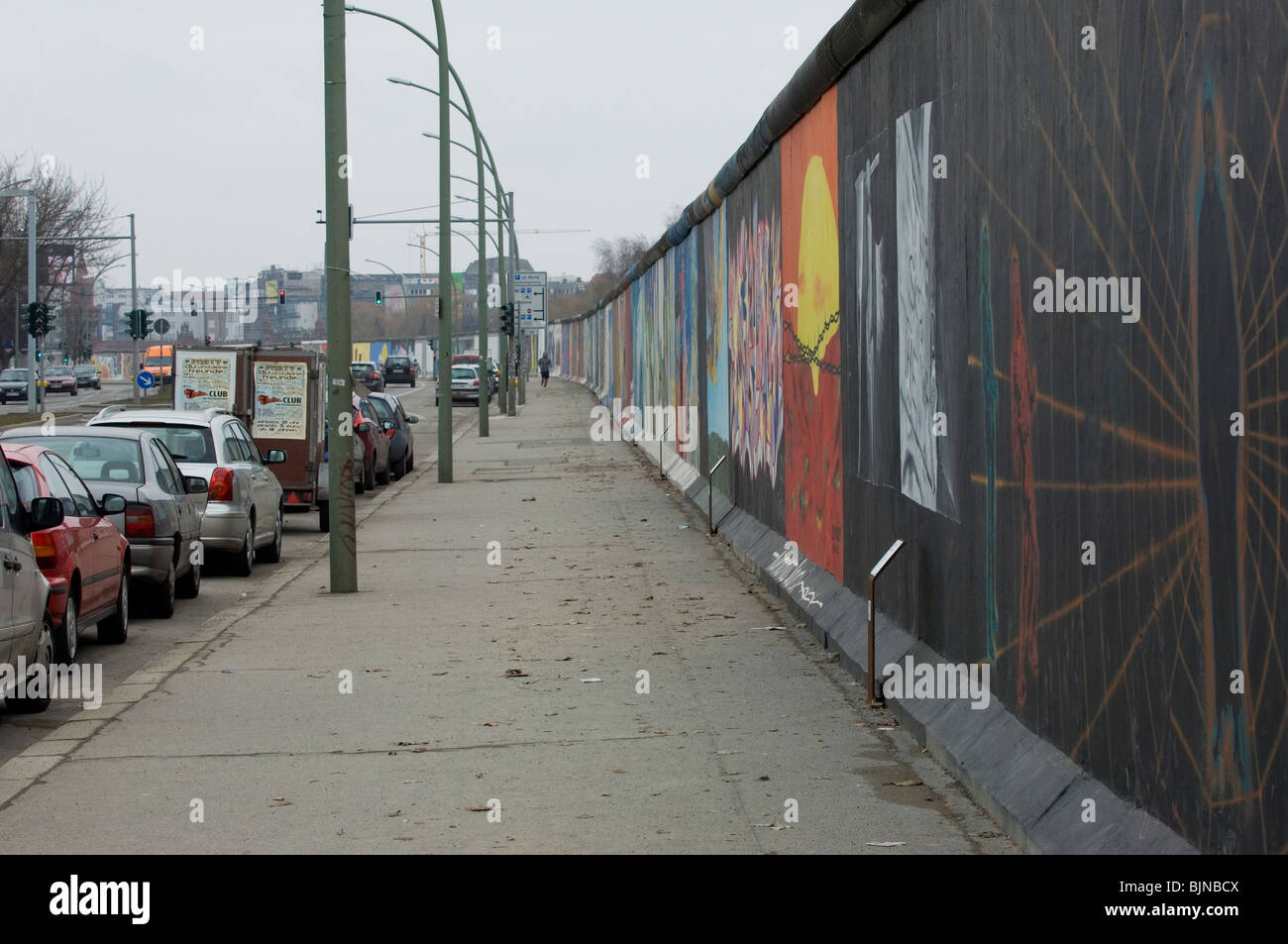 La East side gallery sul muro di Berlino Germania Europa Foto Stock
