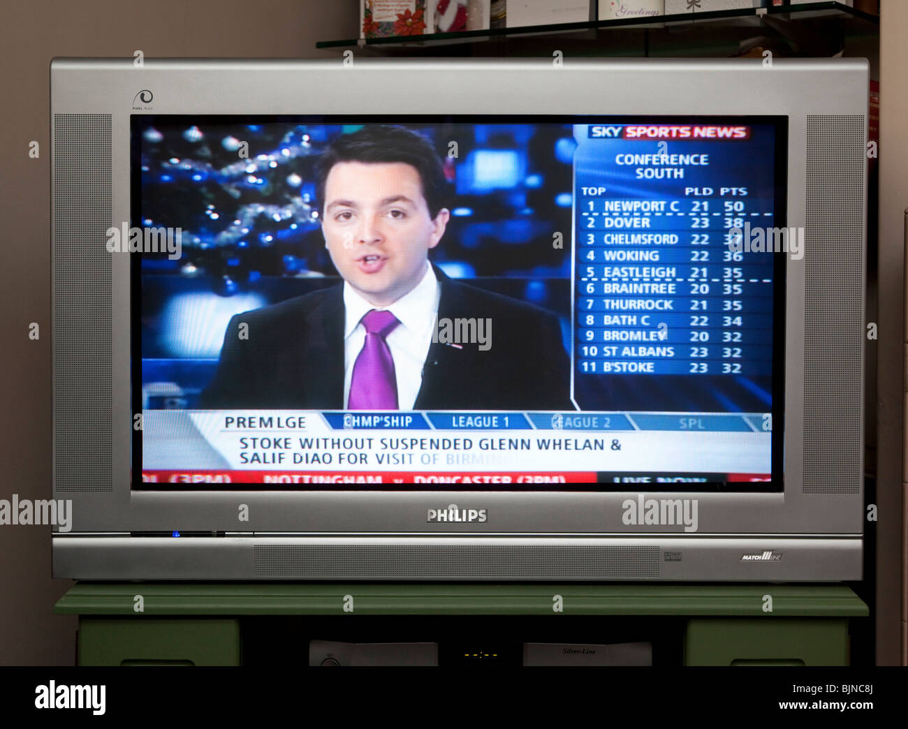 Schermo TV che trasmette Sky Sport channel Foto Stock