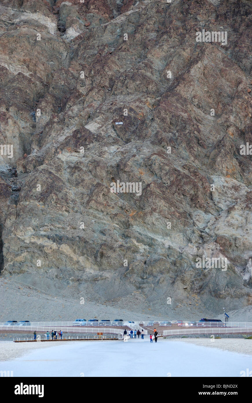 Vista panoramica di Badwater nella Valle della Morte, lo stato della California Foto Stock
