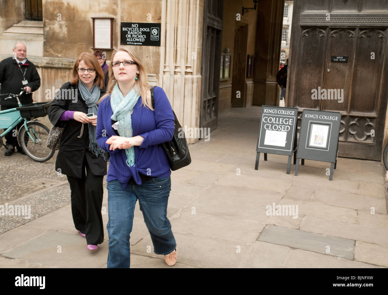 Gli studenti in uscita di Kings College, Università di Cambridge, Regno Unito Foto Stock