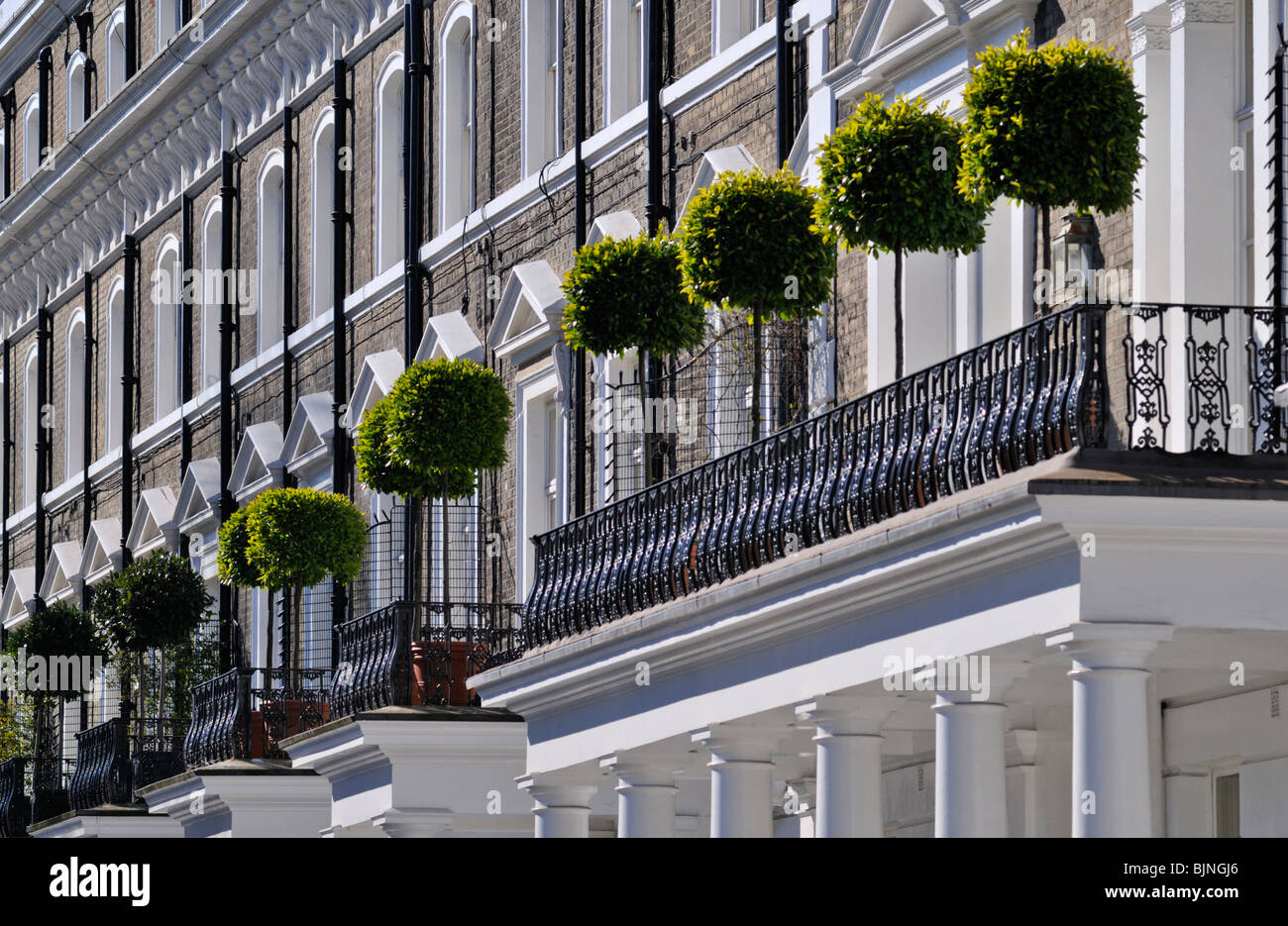 Lusso stuccati vittoriano case a schiera, South Kensington, London, Regno Unito Foto Stock
