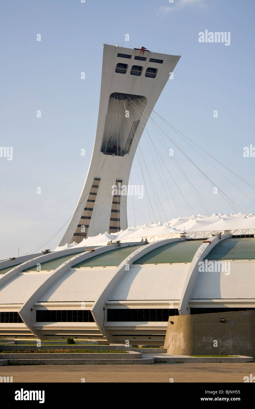 Montreal Olympic Stadium e Torre. Costruito per il 1976 Giochi estivi da architetto francese Roger Tailibert. Foto Stock