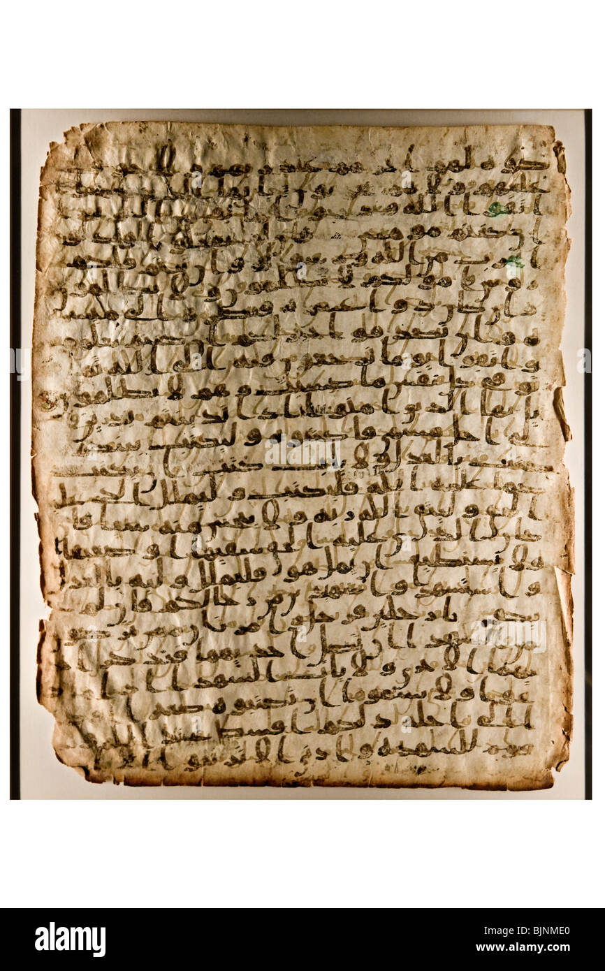 Vellum pagina di uno dei più antichi copia del Corano islamico a partire dalla fine del VII secolo Foto Stock