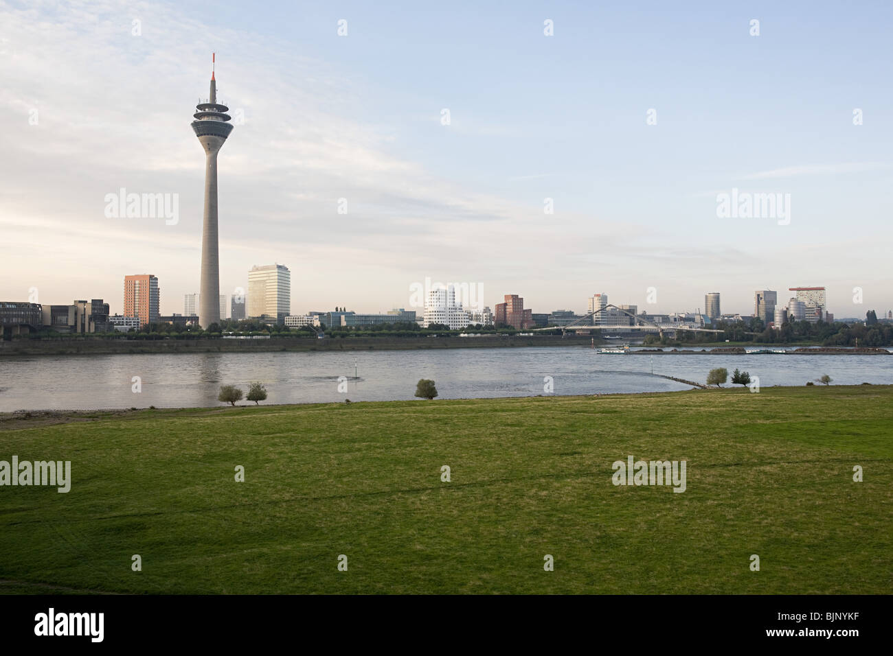 Dusseldorf media Harbour Foto Stock