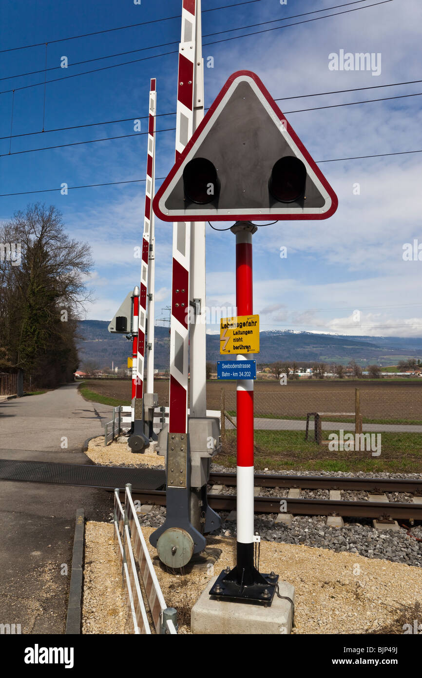 Segnale di attraversamento del treno immagini e fotografie stock ad ...