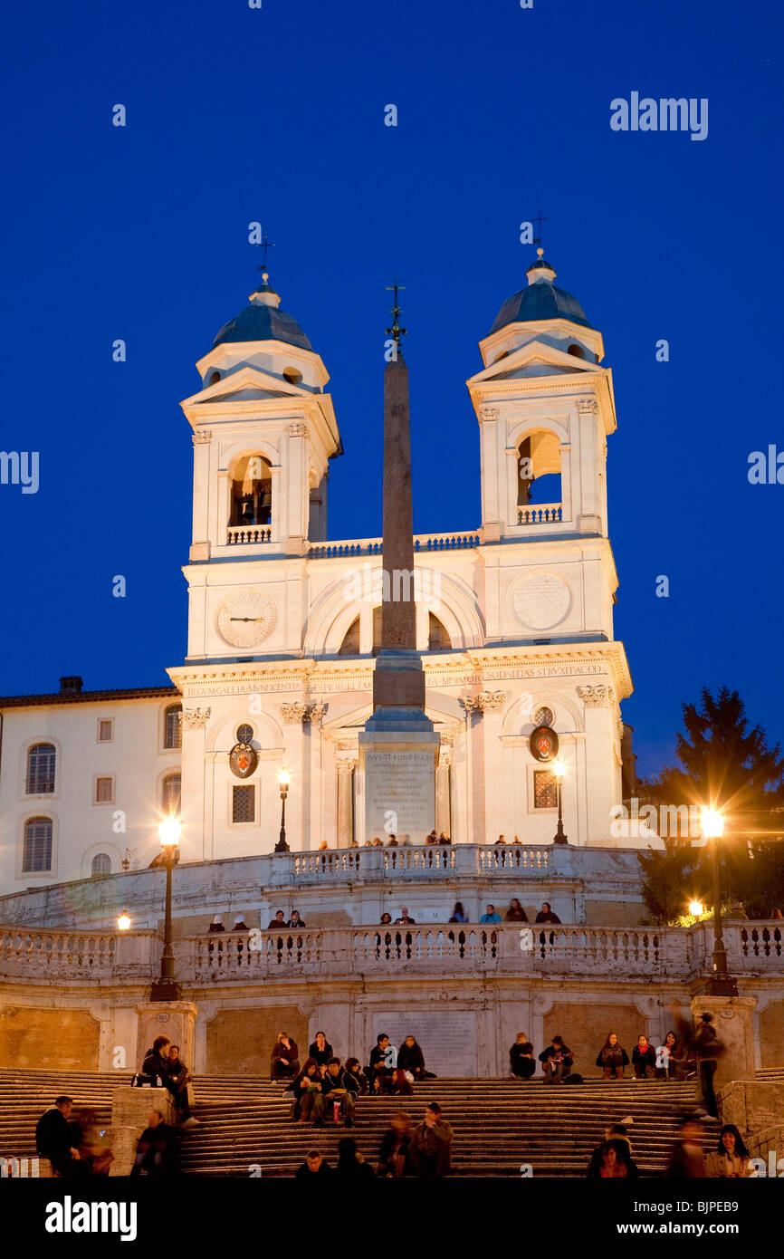 Piazza di Spagna e la chiesa di Trinità dei Monti, Roma Foto Stock