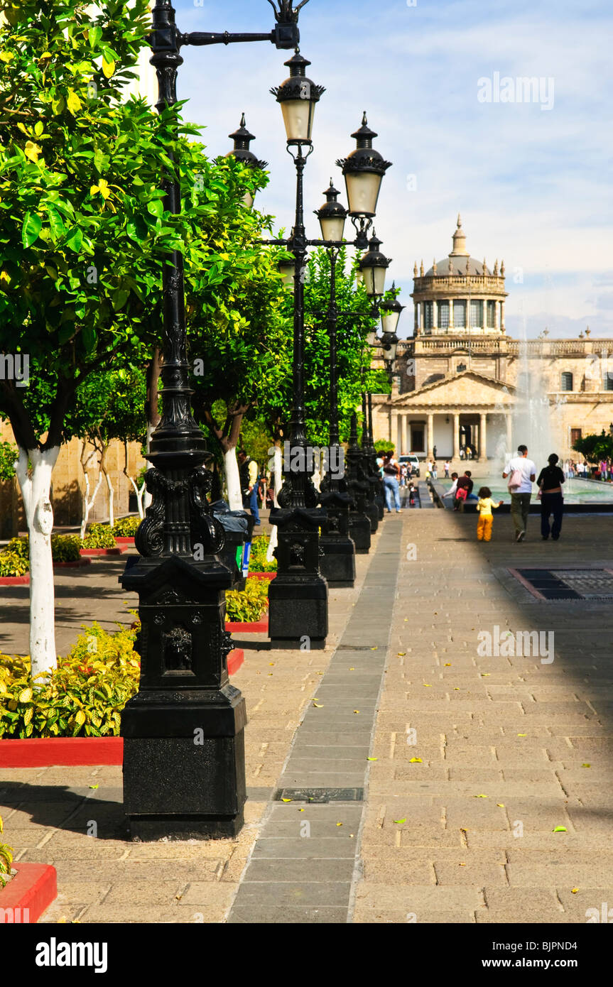 Plaza Tapatia portando a Hospicio Cabanas nello storico centro di Guadalajara, Jalisco, Messico Foto Stock