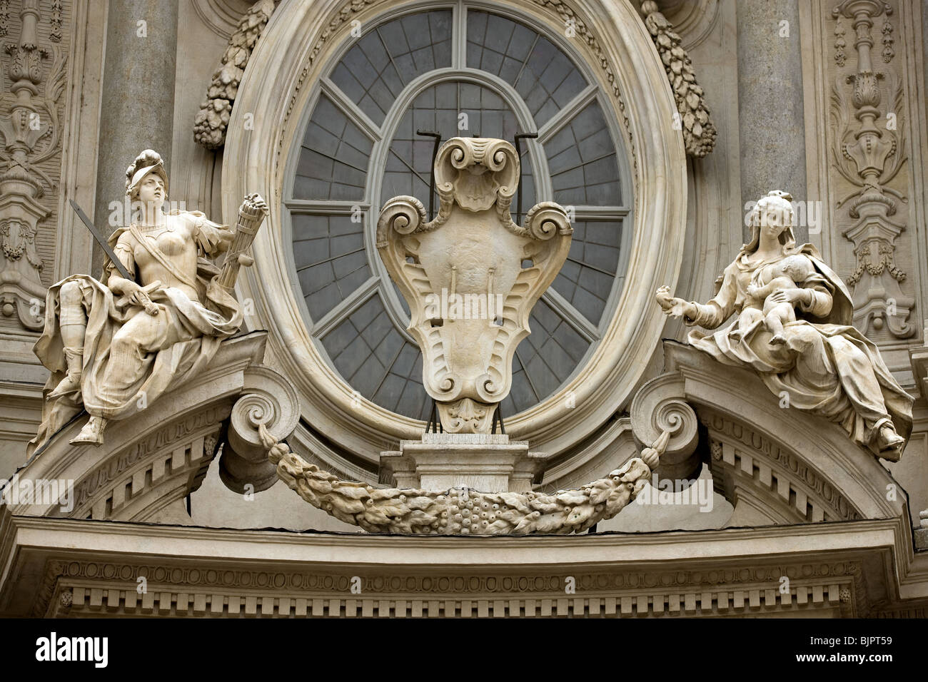 L'Italia, Torino, particolarmente la facciata della chiesa di Santa Cristina, Piazza San Carlo Foto Stock
