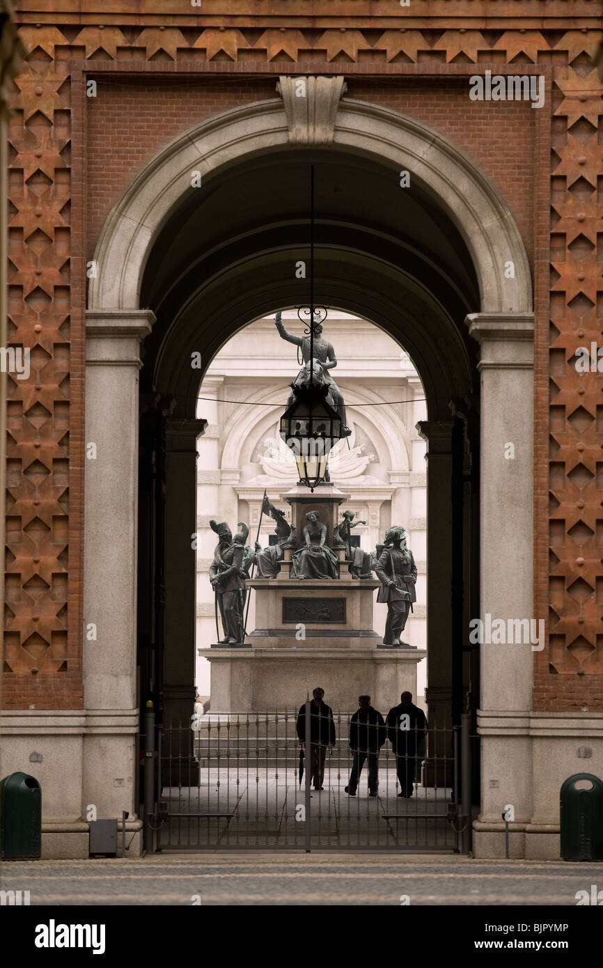 L'Italia, Piemonte, Torino, Torino, Piazza Carlo Alberto, ingresso dal Palazzo Carignano Foto Stock