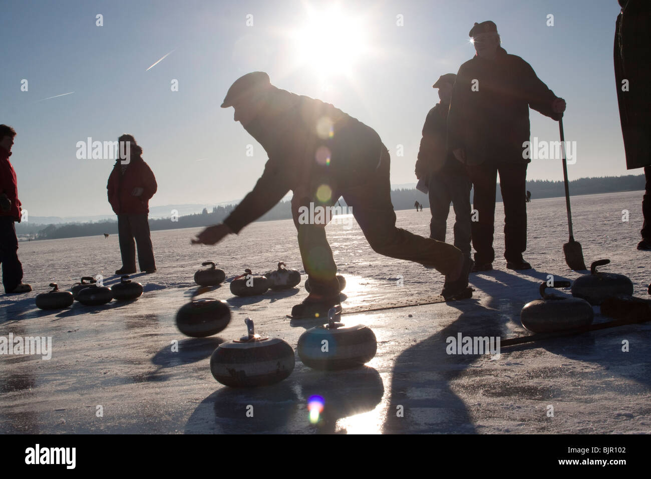 Il curling sul lago ghiacciato di Menteith Scozia Scotland Foto Stock