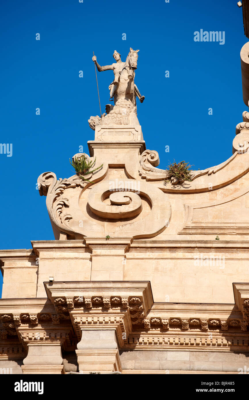 Barocca cattedrale di St George progettato da Rosario Gagliardi , Piazza Duomo, Ragusa Ibla, Sicilia. Foto Stock