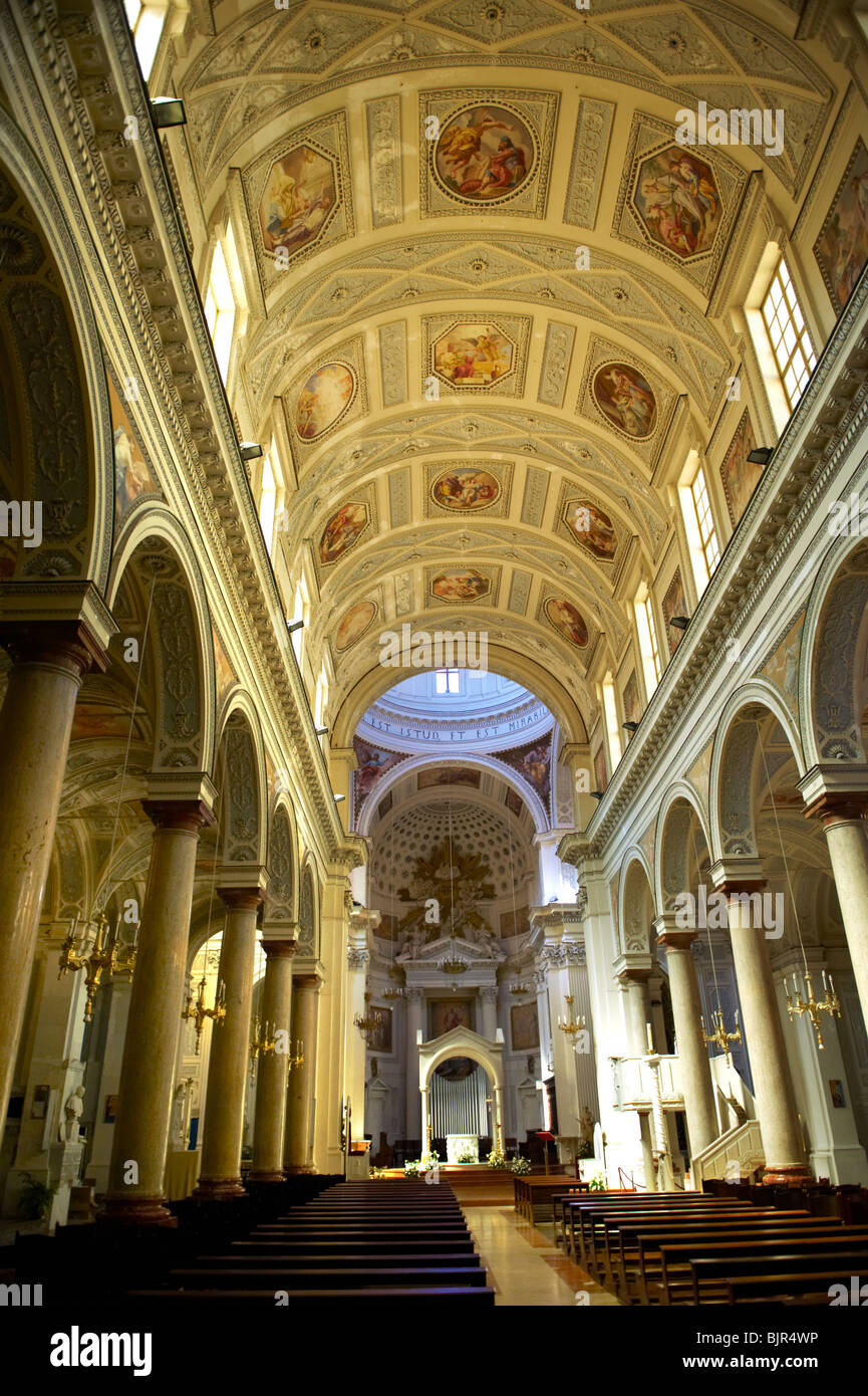 Interno della cattedrale di San Lorenzo, Trapani, Sicilia Foto stock - Alamy