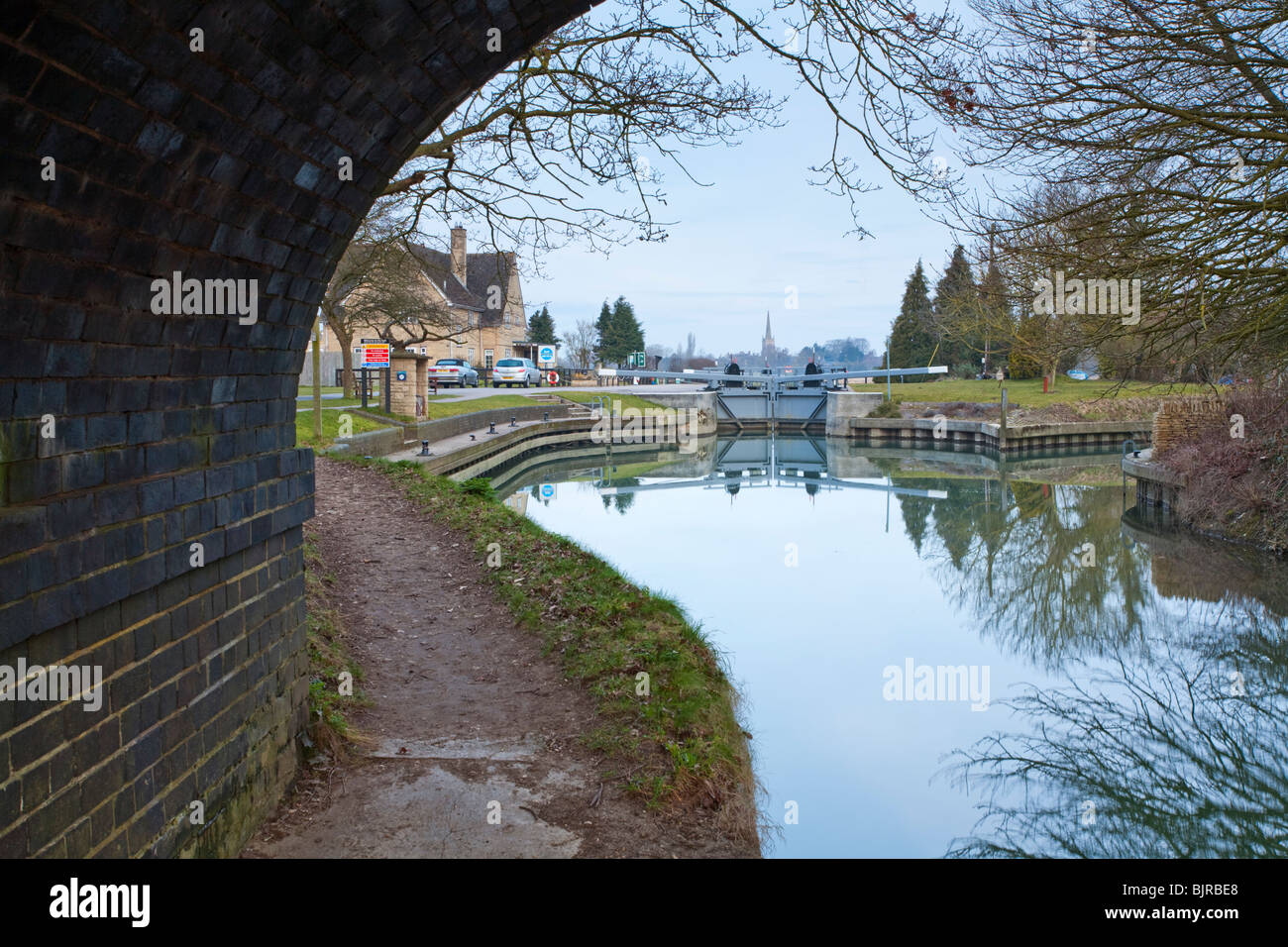 St John's Lock sul Fiume Tamigi a Lechlade, Gloucestershire, Regno Unito Foto Stock