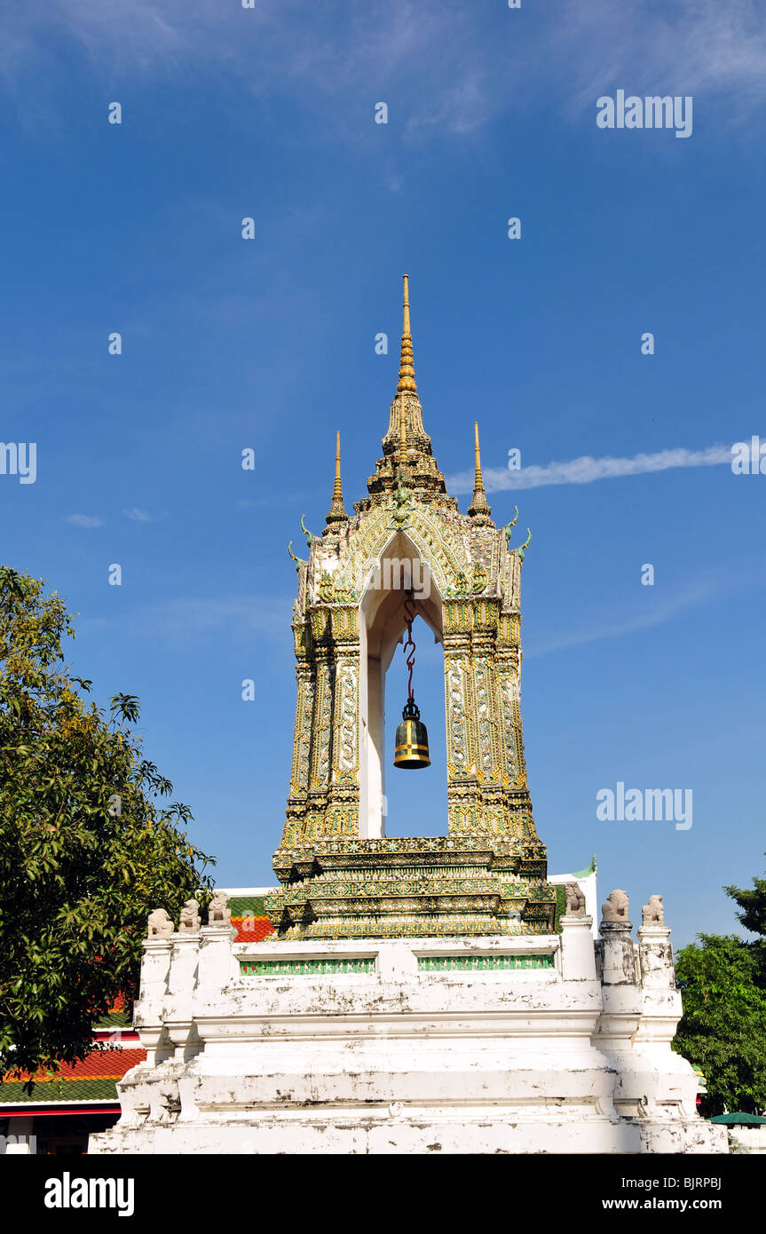 Il cerimoniale campana al Wat Po tempio Foto Stock