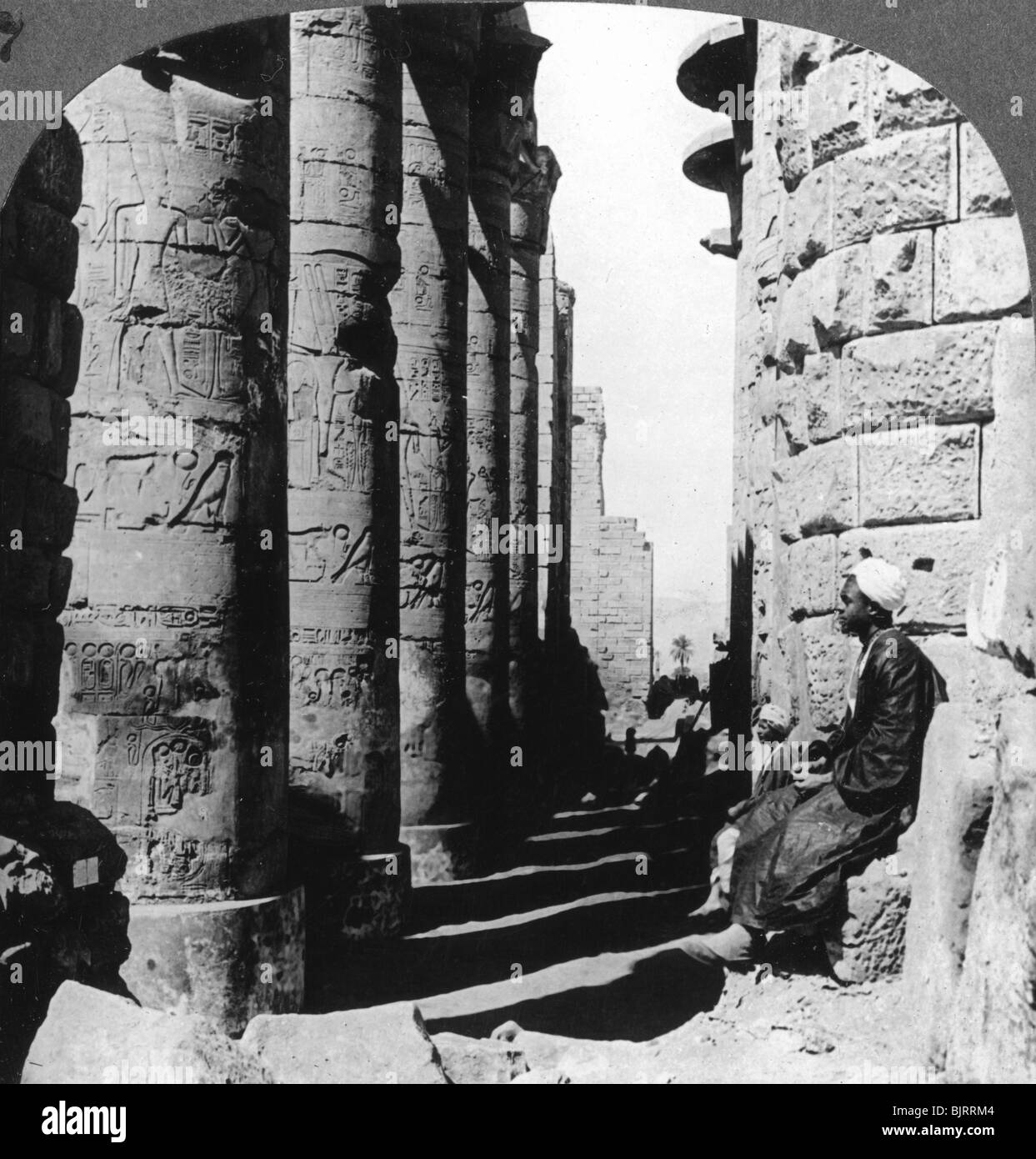 "Il famoso colonnato del Grande Tempio di Karnak, Tebe, Egitto", 1905.Artista: Underwood & Underwood Foto Stock