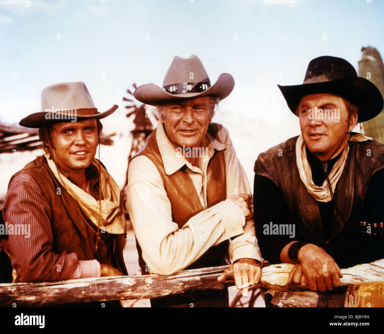 Il HIGH CHAPPARAL - 1967 noi NBC serie TV con da sinistra: Mark Slade, Leif Erickson e Cameron Mitchell Foto Stock