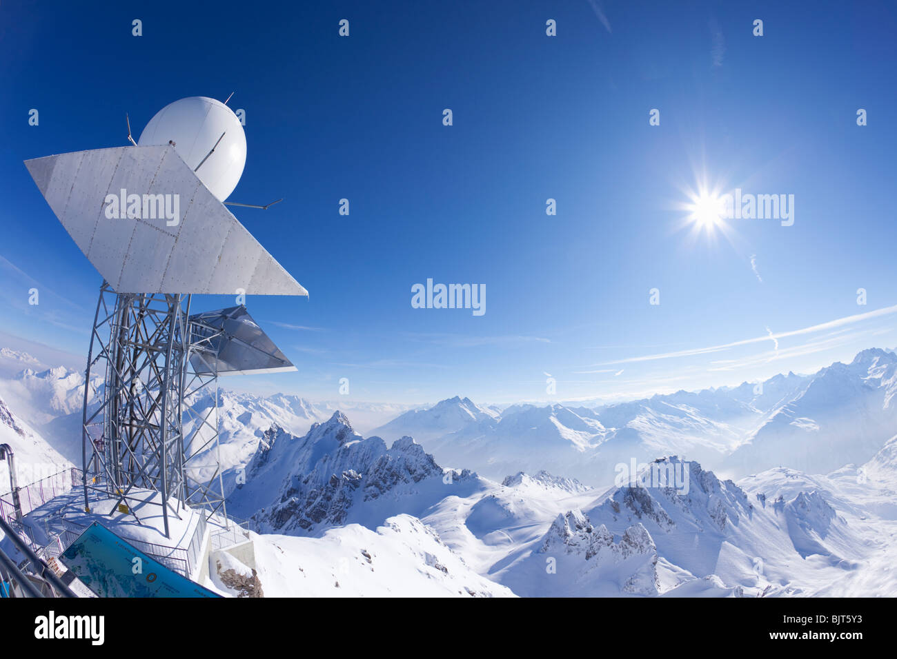 Vista dal vertice di Valluga in St San Anton am Arlberg in inverno la neve Alpi austriache Austria Europa Foto Stock