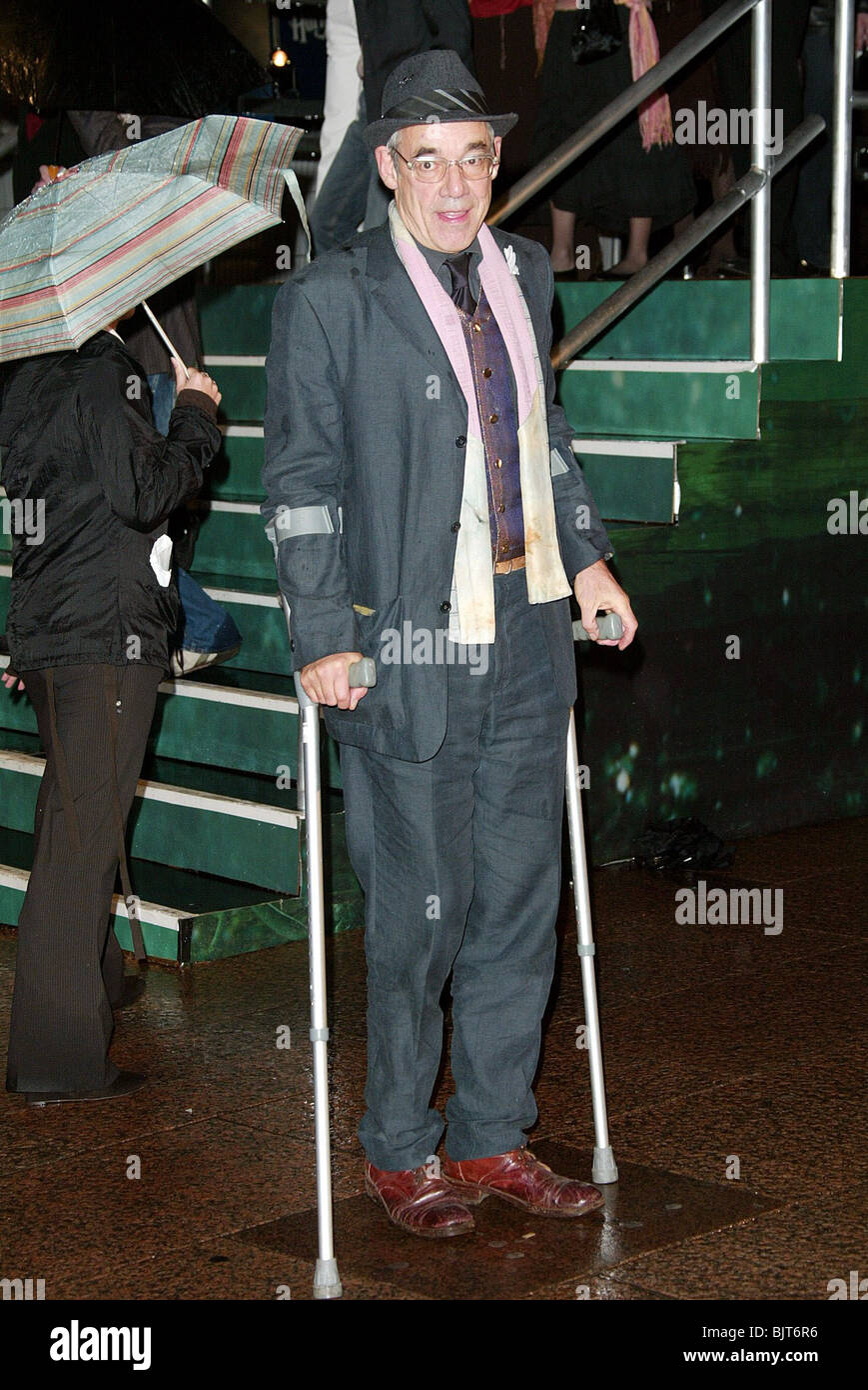 Roger Lloyd Pack Harry Potter E Il Calice Di Fuoco Film Premier Odeon Leicester Square Londra Inghilterra 06 Novembre 05 Foto Stock Alamy