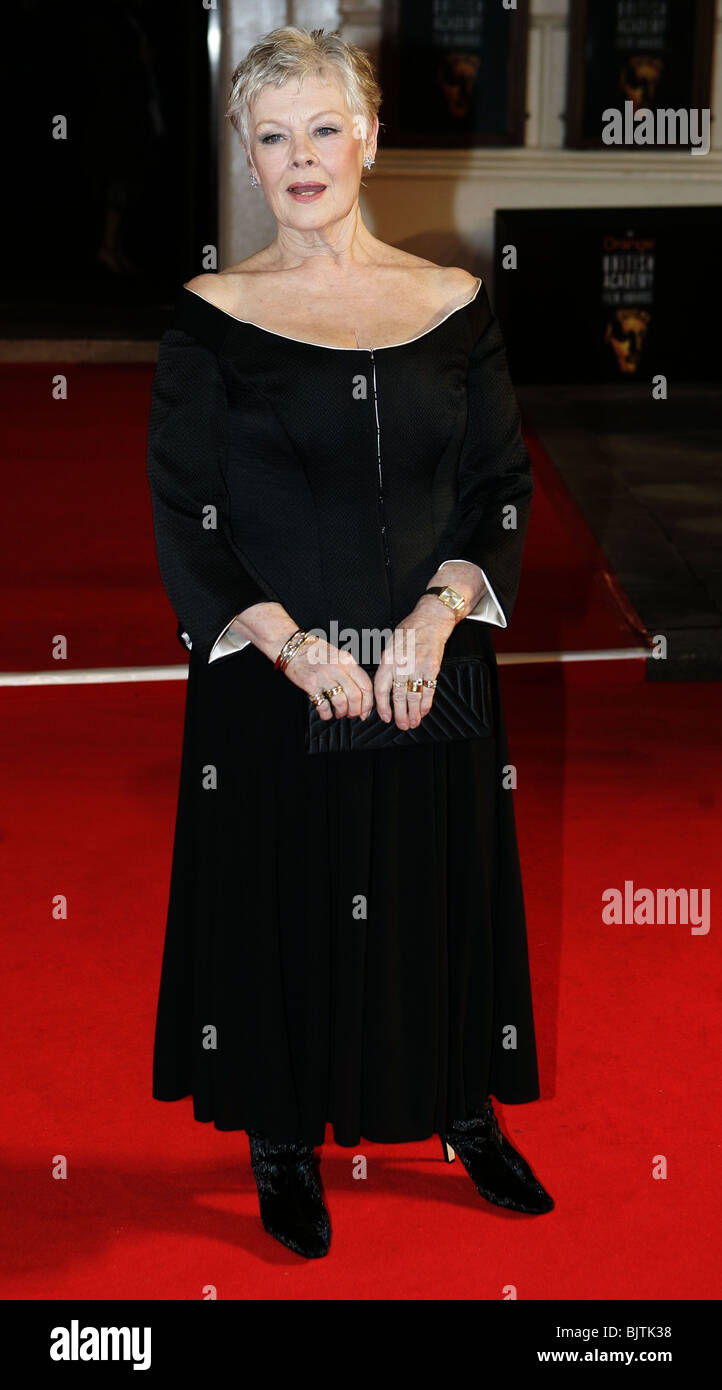 DAME Judi Dench 2007 ORANGE BRITISH ACADEMY FILM AWARDS Royal Opera House di Londra Inghilterra 11 Febbraio 2007 Foto Stock