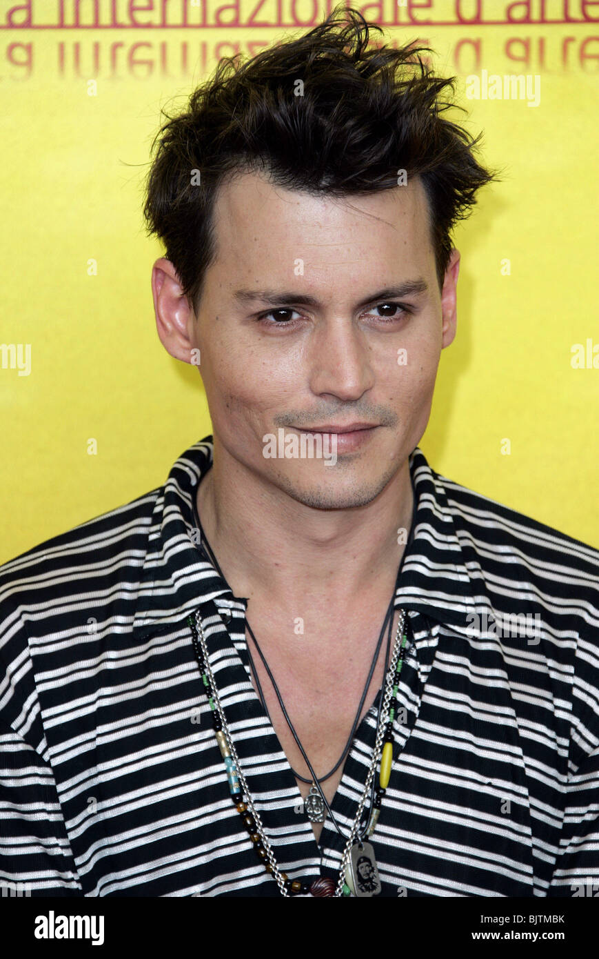 JOHNNY DEPP TROVARE NEVERLAND PHOTOCALL 61ST FESTIVAL DEL CINEMA DI VENEZIA LIDO VENEZIA ITALIA 04 Settembre 2004 Foto Stock