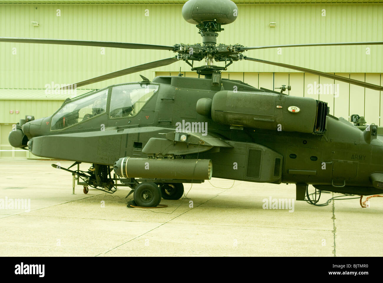 Armata britannica Westland elicottero d'assalto WAH-64 MK1 Apache Longbow Foto Stock
