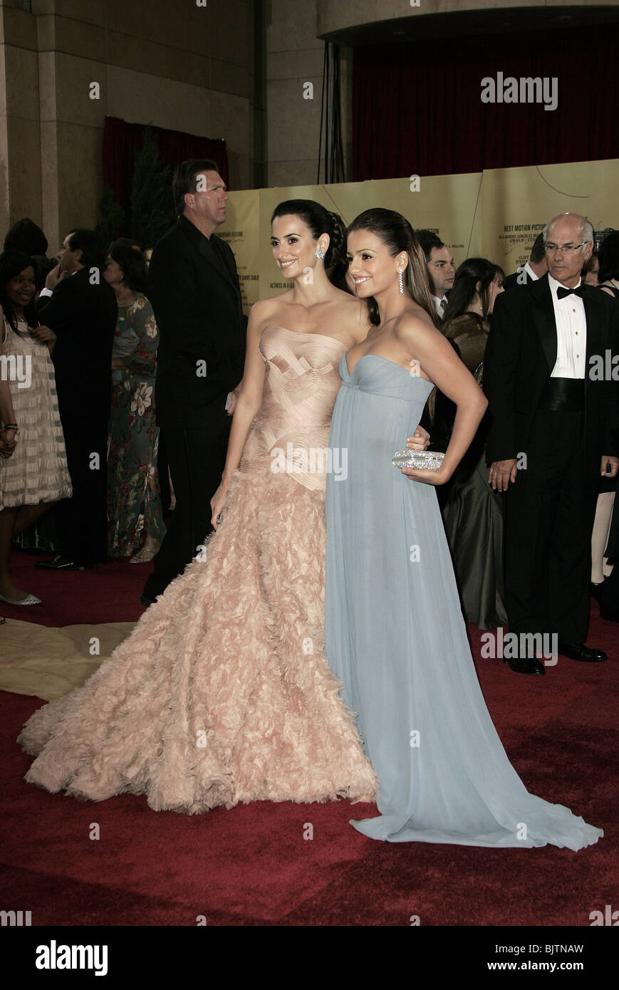 PENELOPE CRUZ E MONICA CRUZ 79TH ACADEMY AWARDS ARRIVI Kodak Theatre Hollywood LOS ANGELES STATI UNITI D'AMERICA 25 Febbraio 2007 Foto Stock