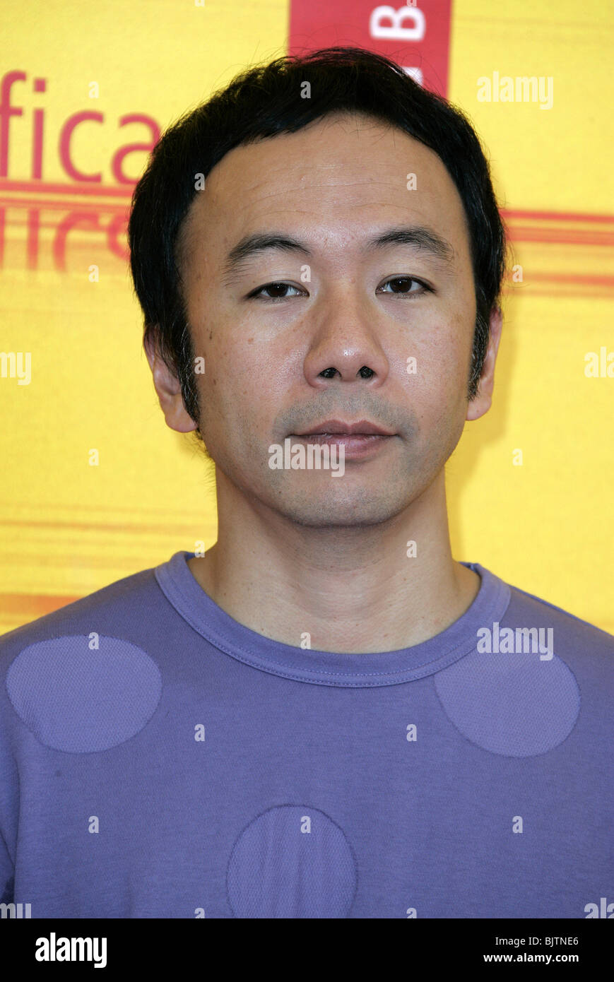 SHINYA TSUKAMOTO PHOTOCALL VITALE 61ST FESTIVAL DEL CINEMA DI VENEZIA LIDO VENEZIA ITALIA 09 Settembre 2004 Foto Stock