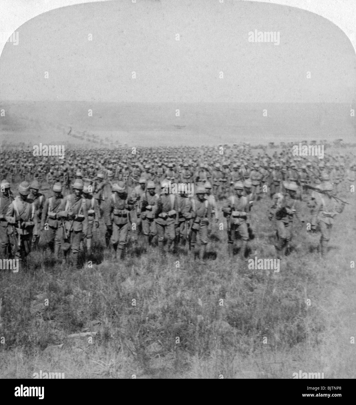 "Le guardie galante brigata marciando su Brandfort', guerra boera, Sud Africa, 1901. Artista: Underwood & Underwood Foto Stock