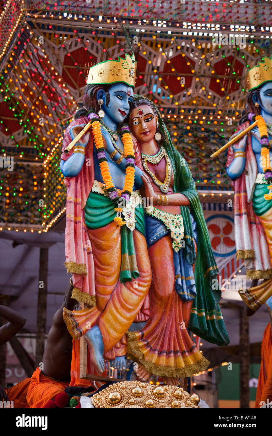 India Kerala, Koorkancherry Sree Maheswara tempio, Thaipooya Mahotsavam festival, Krishna e Radha figure Foto Stock