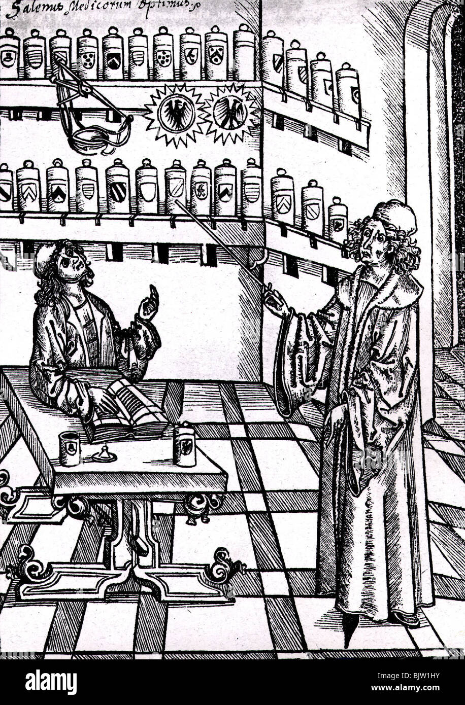 Medicina, farmacia, medico in farmacia che mostra farmaconi, woodcut to 'come nuw Buch der rechten Kunst zu destillieren' di Hiernymus Brunschwyk, 1505, Foto Stock