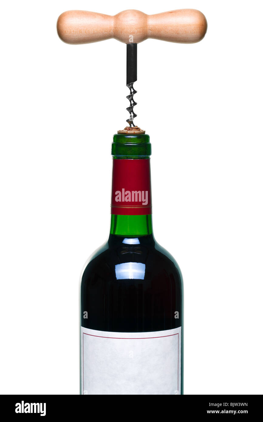 Vino rosso Bottiglia con sughero venga tirato fuori da un cavatappi, etichetta vuota per aggiungere il proprio testo, percorso di clipping incluso Foto Stock