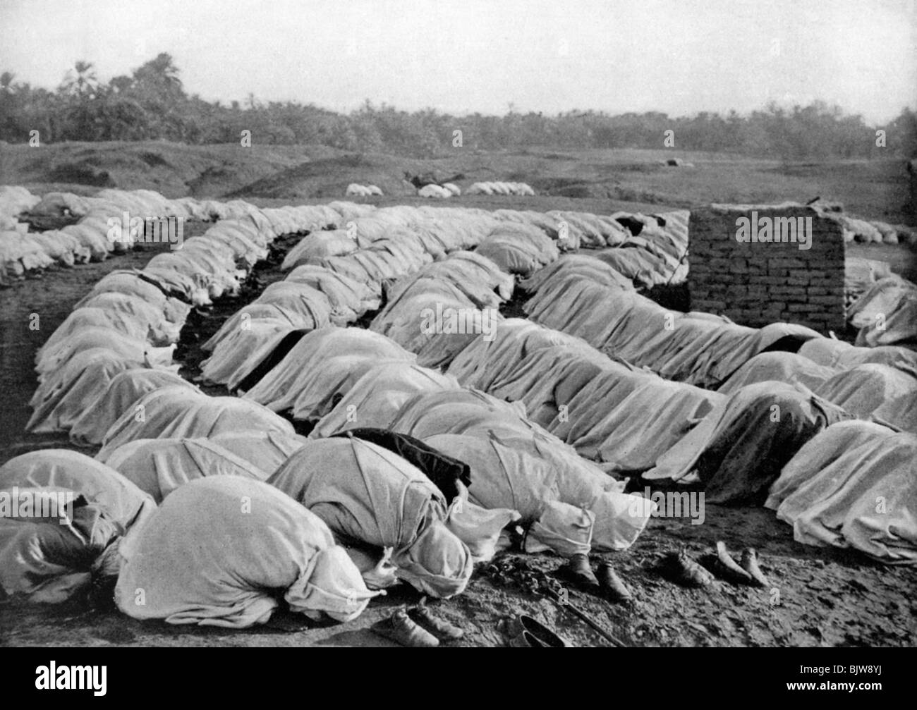 I musulmani in preghiera, Algeria, 1920.Artista: Biskra Frechon Foto Stock