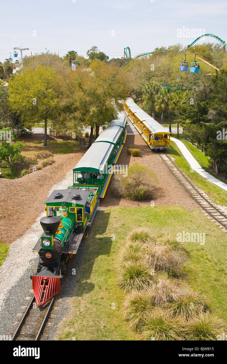 Serengeti Treno Express una vecchia locomotiva a vapore treno a Busch Gardens di Tampa Florida Foto Stock
