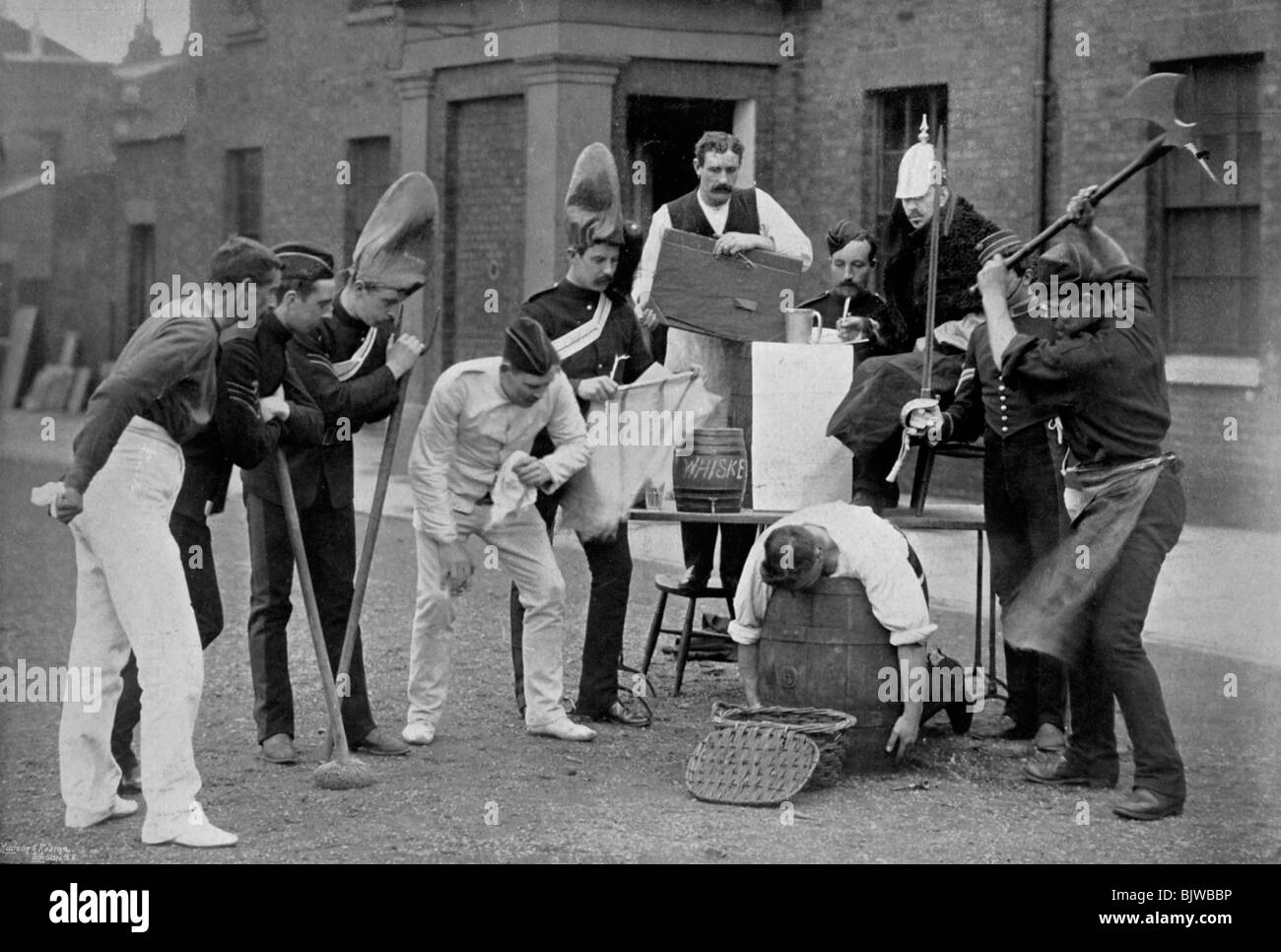 La sanzione estrema della baracca camera diritto del Royal Horse Guards, 1896. Artista: Gregorio & Co Foto Stock
