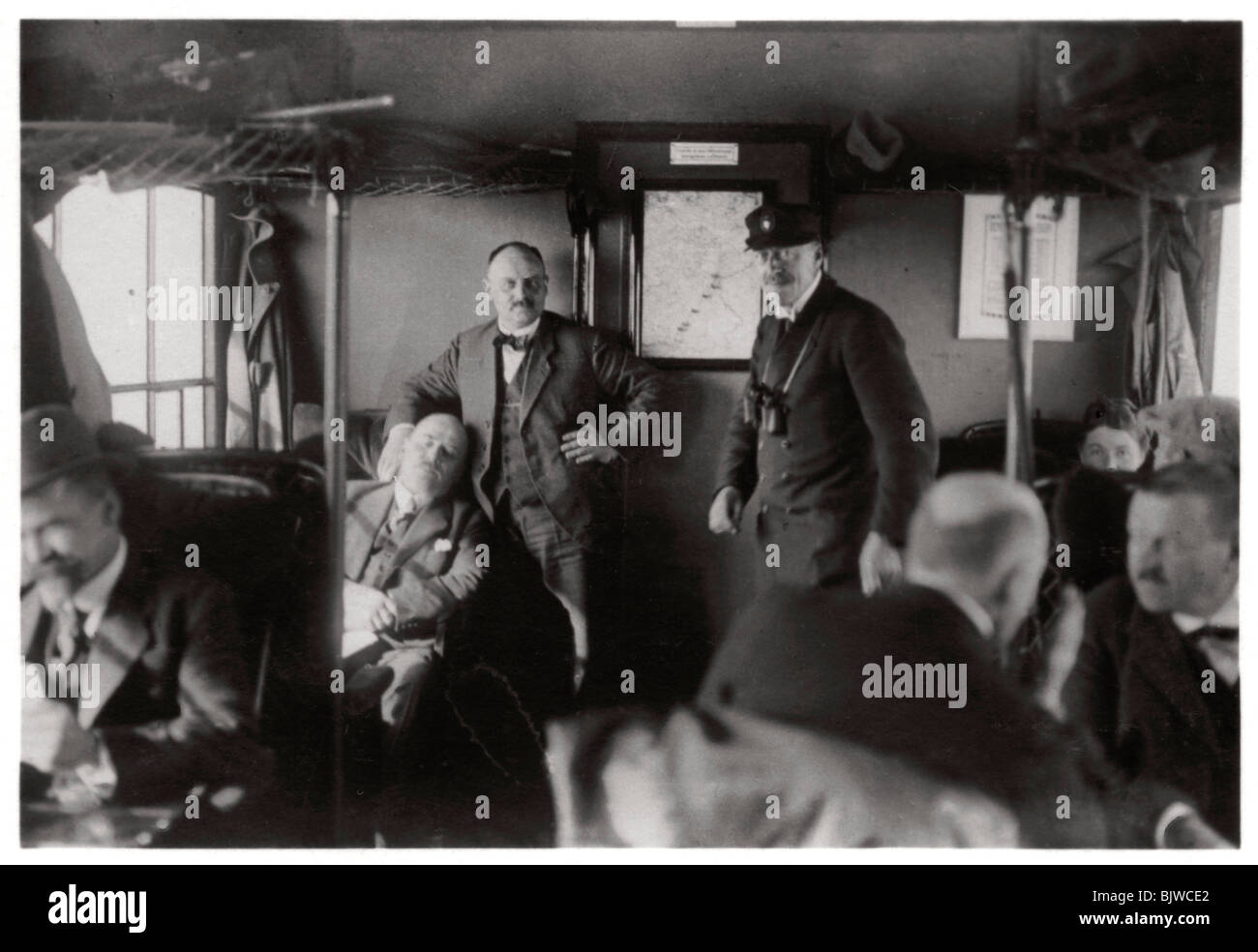 Abitacolo di uno Zeppelin, Lago di Costanza, in Germania, c1909-1933 (1933). Artista: sconosciuto Foto Stock